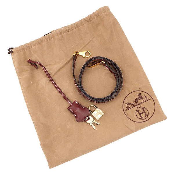 Kelly 32, outside stitch