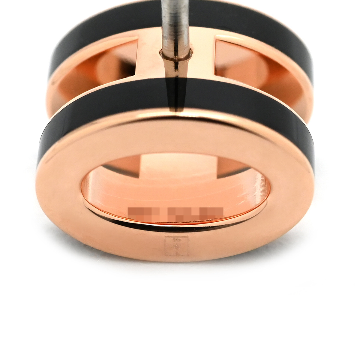 流行灰 H 迷你耳环 - 4