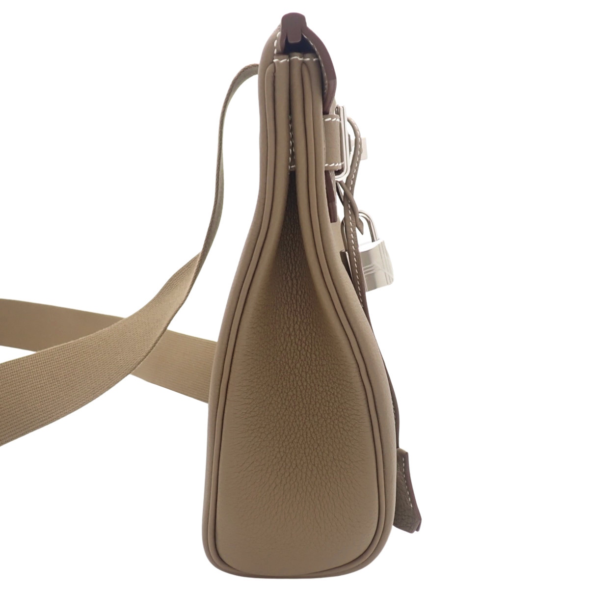 ケリーアッカドPM - 4