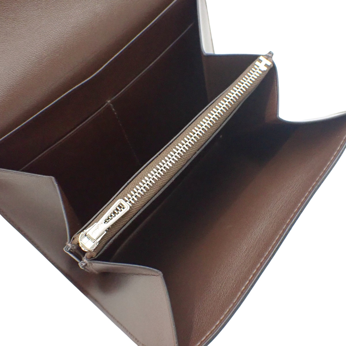 Constance Compact - 5